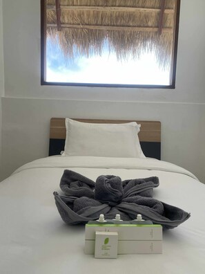 Standard Double Room | Free WiFi - Isa- Hostel (Panglao)