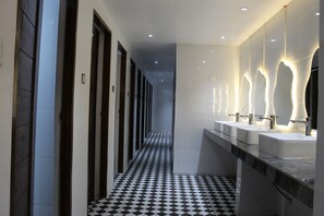 Shower, hair dryer, towels, soap - Isa- Hostel (Panglao)