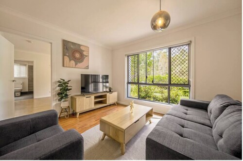 Coomera Gem - Cute & Cosy Home Close to Theme Park