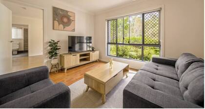 Coomera Gem - Cute & Cosy Home Close to Theme Park