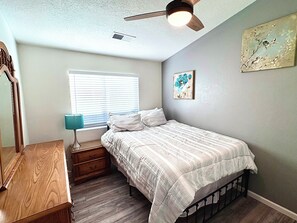 Iron/ironing board, WiFi, bed sheets