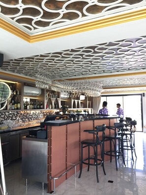 Bar (in der Unterkunft)