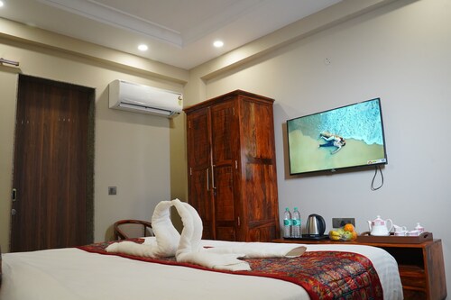 Hotel aashirwad bliss inn & Pool
