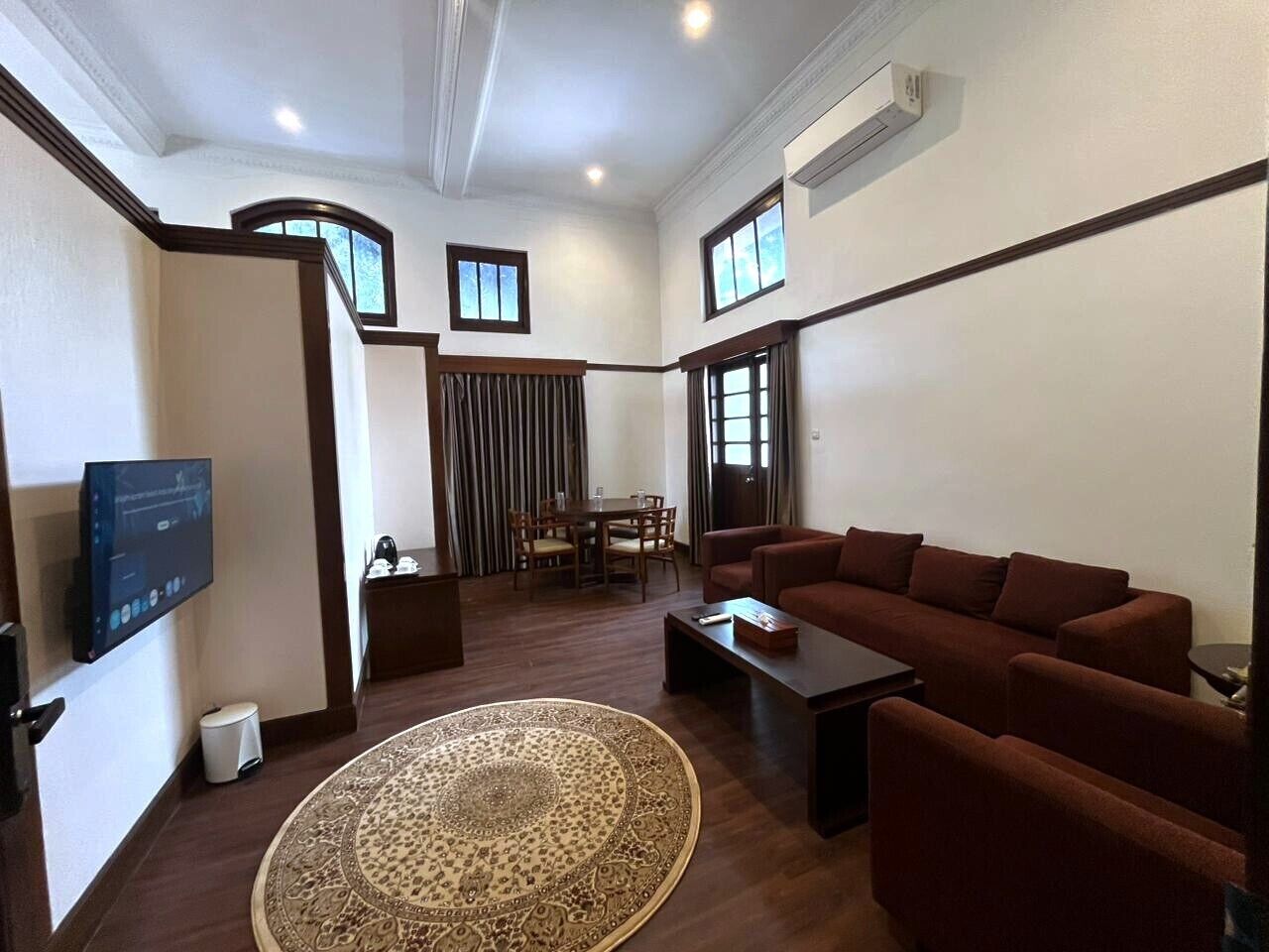 Family Suite, City View | Living area