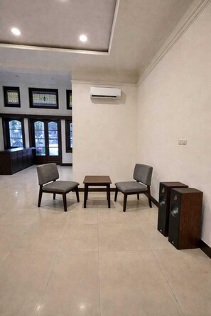 Restaurant - HOTEL BUTIK SAWUNGGALING (Bandung)