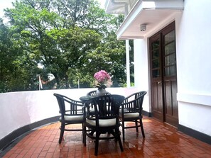 Living area - HOTEL BUTIK SAWUNGGALING (Bandung)