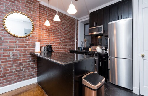 Hells Kitchen 2 Bedroom Retreat