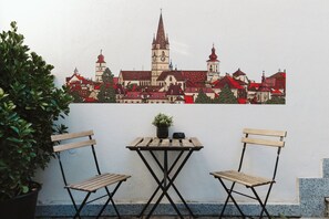 Outdoor dining - Townhouse Boutique  (Sibiu)
