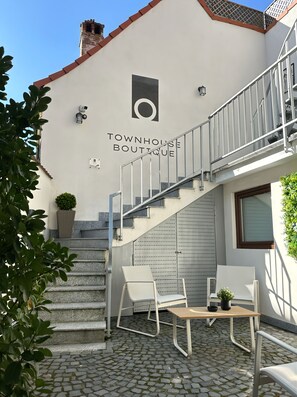 Superior Double Room, Courtyard View | Free WiFi - Townhouse Boutique  (Sibiu)