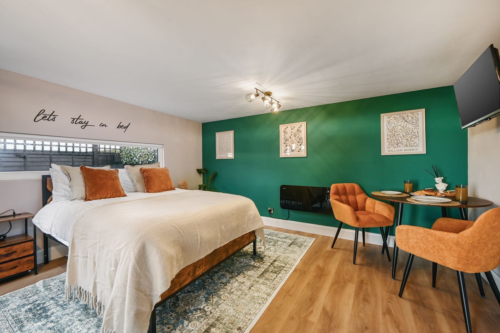 1 soverom, wi-fi (mot et tillegg) og sengetøy