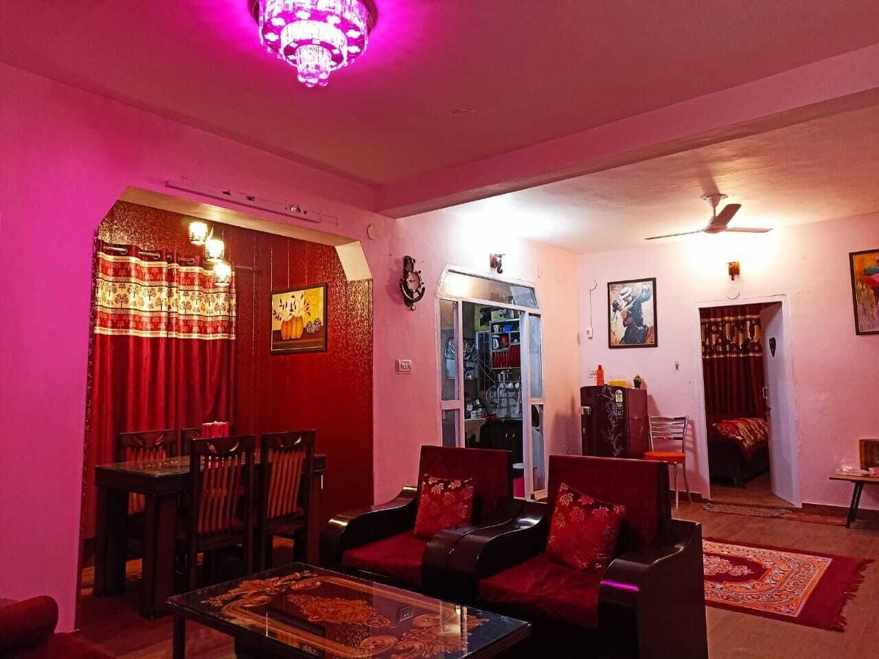 Deluxe Double or Twin Room, Hill View | Living area