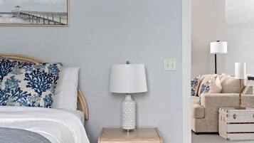 4 soverom, strykejern/-brett, internettilgang og sengetøy