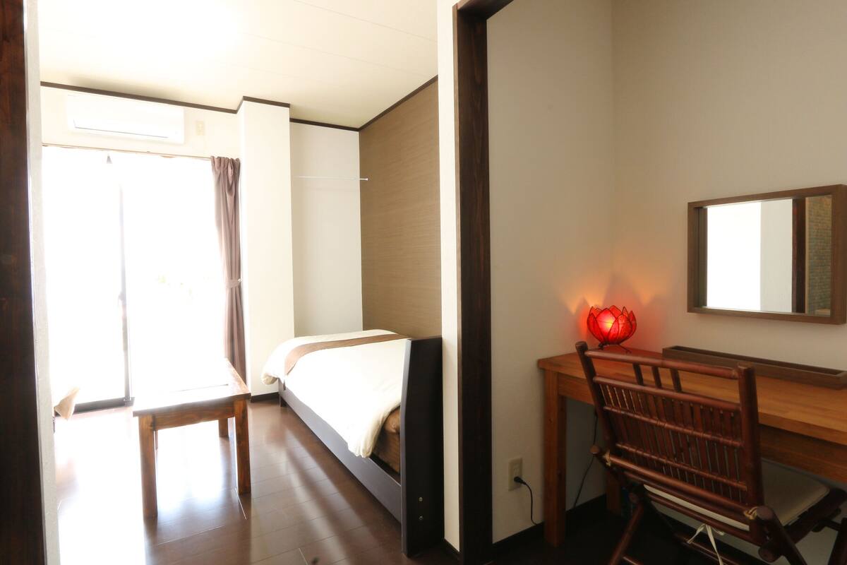 Basic Twin Room, Sea View | Free WiFi