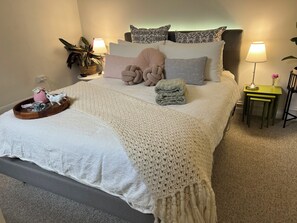 1 habitación, tabla de planchar con plancha, wifi y ropa de cama 