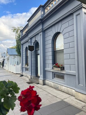Exterior detail - The Old Bank (Birregurra)