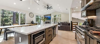Gardner Mountain Retreat: Forest Land, Pool Table+