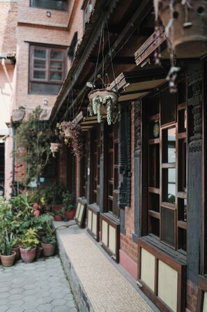 In-room safe, desk, laptop workspace, free WiFi - New Shiva Guest House (Bhaktapur)