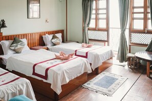 In-room safe, desk, laptop workspace, free WiFi - New Shiva Guest House (Bhaktapur)