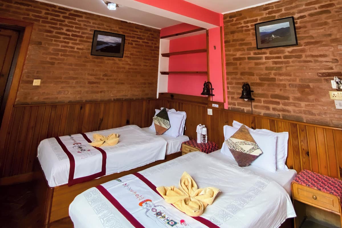 Standard Twin Room, Balcony, Courtyard View | In-room safe, free WiFi