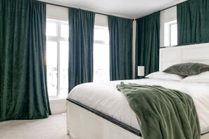 3 chambres, fer et planche à repasser, Wi-Fi, draps fournis