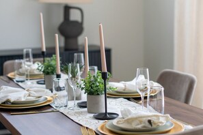 Dining - Family Retreat:Fireplace, Garage Parking, Edmonton (Edmonton)