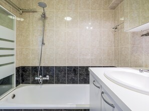 Shower - Cosy studio near the center (Blankenberge)