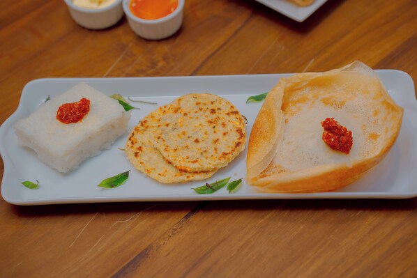 Daily to-go breakfast (USD 10 per person) - Emerald Resort Hikkaduwa (Hikkaduwa)