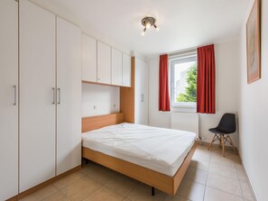 2 chambres, fer et planche à repasser, accès Internet