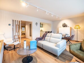 TV - Beautifully renovated flat in the city centre (Koksijde)