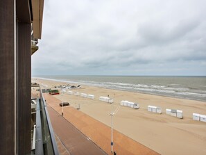 Beach nearby - Stylish flat with sea view (Koksijde)