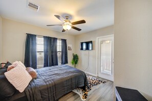 2 bedrooms, iron/ironing board, travel cot, free WiFi - Clean Comfortable Houston Stay Family+WorkFriendly (Houston)