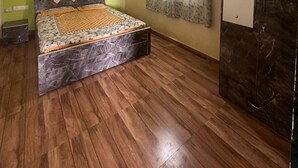 Deluxe Double Room | WiFi (free) - Hotel Sarnobat Eagle Nest   (Pune)