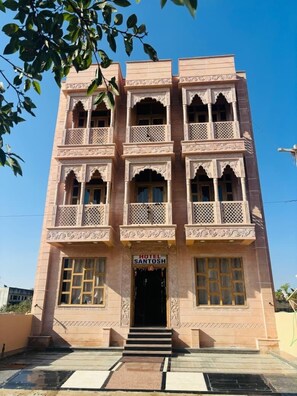 Facciata della struttura