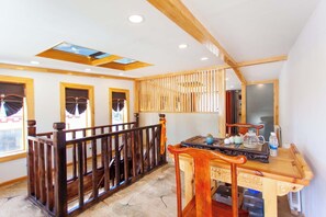 Junior Suite, Balcony, Garden View | Room amenity - The Peak Living (Shangri-La)