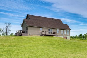 Exterior - ‘Backcountry Living’ Home Near Hiking in Sprakers! (Sprakers)