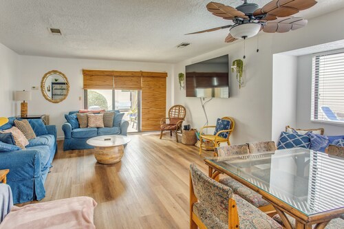 Golf, Explore & Walk to Shore! Myrtle Beach Unit