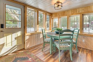 Dining - Sturgeon River Home: Outdoor recreation galore! (Indian River)