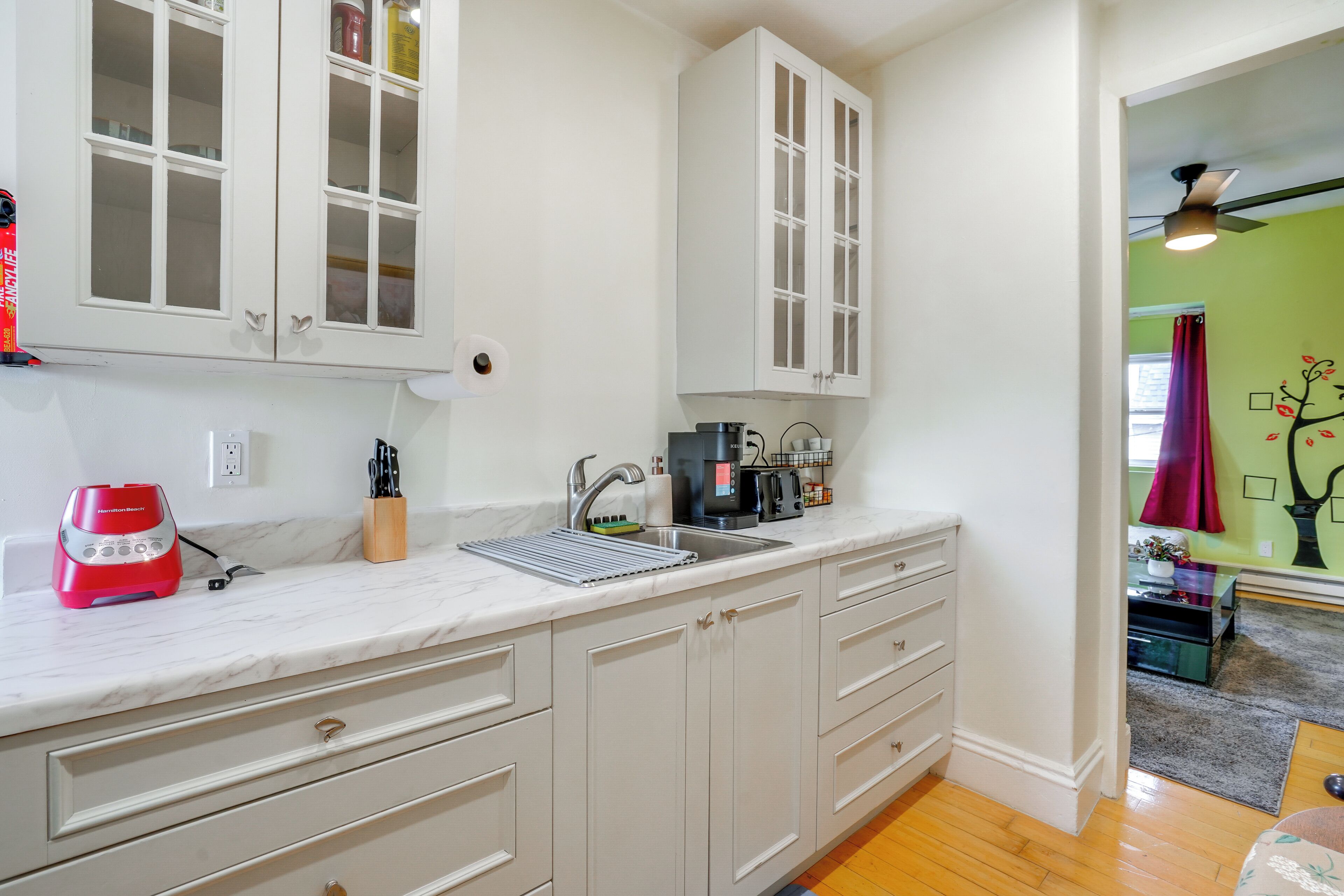 Fridge, microwave, stovetop, coffee/tea maker