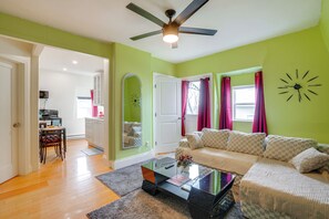 TV - Apt in Historic Lynn Neighborhood: 2 Mi to Beach! (Lynn)