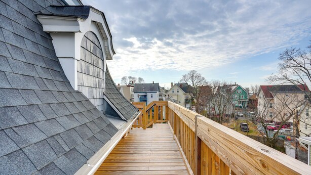 Property grounds - Apt in Historic Lynn Neighborhood: 5 Mi to Salem! (Lynn)
