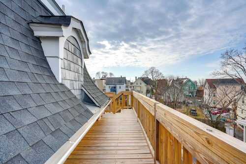 Apt in Historic Lynn Neighborhood: 2 Mi to Beach!