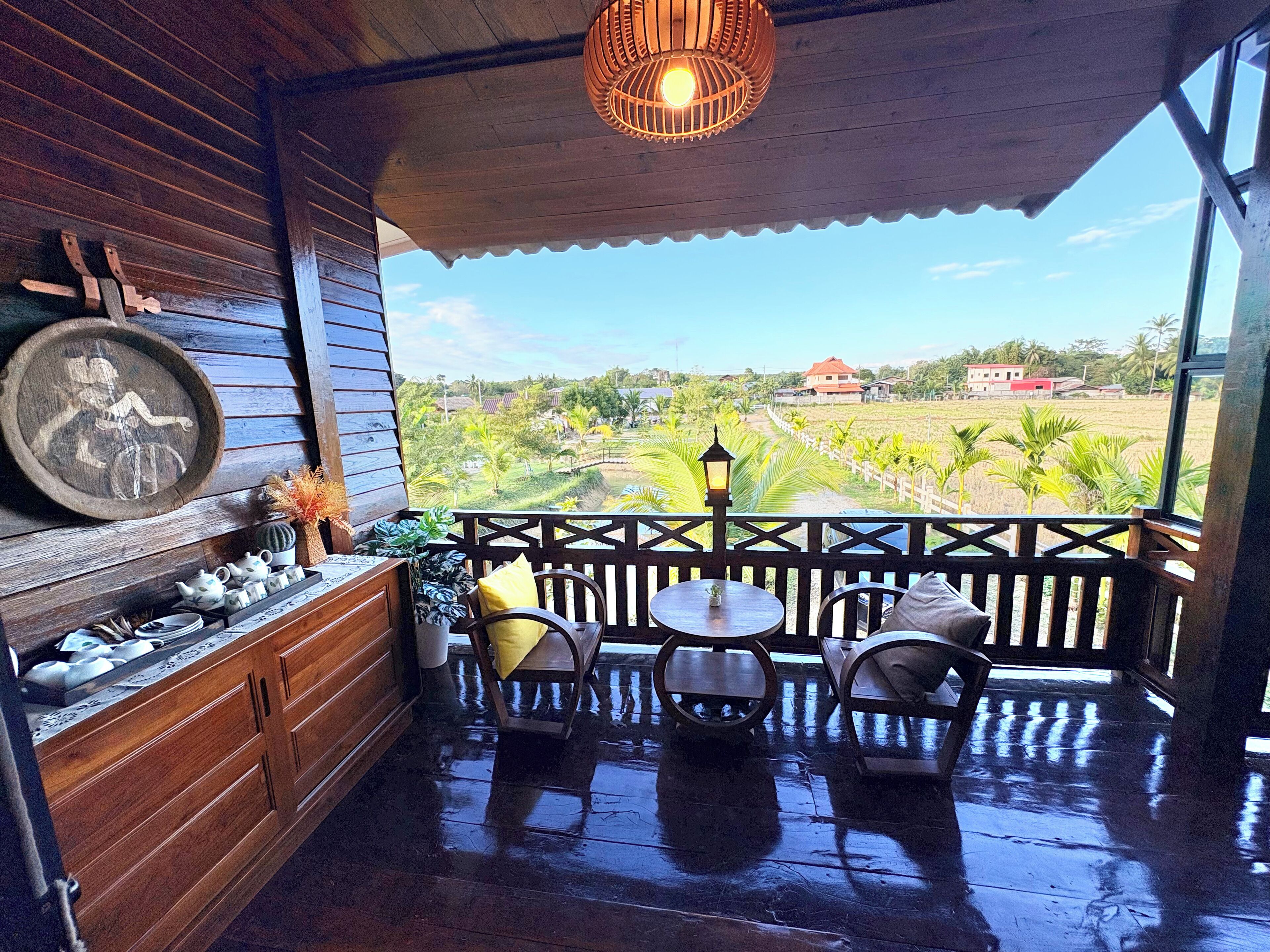 Minibar, desk, free WiFi, bed sheets