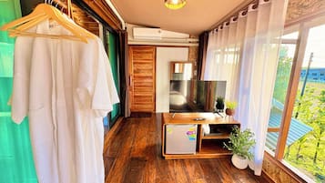 Baan Bai Mhee 4 | Frigobar, escrivaninha, Wi-Fi de cortesia, roupa de cama