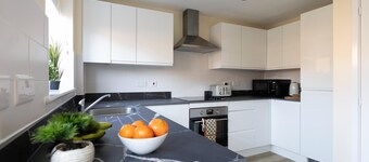 Eskdale House | Didcot Holiday Let | 3 Beds & Sleeps 5