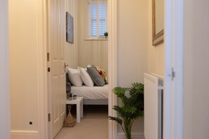 Interior - The Manor Retreat | Oxford Short Let | 2 Beds & Sleeps 4 (Oxford)