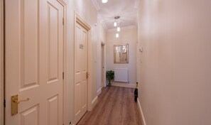 Interior - The Manor Retreat | Oxford Short Let | 2 Beds & Sleeps 4 (Oxford)