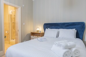 2 bedrooms, desk, iron/ironing board, WiFi - The Manor Retreat | Oxford Short Let | 2 Beds & Sleeps 4 (Oxford)