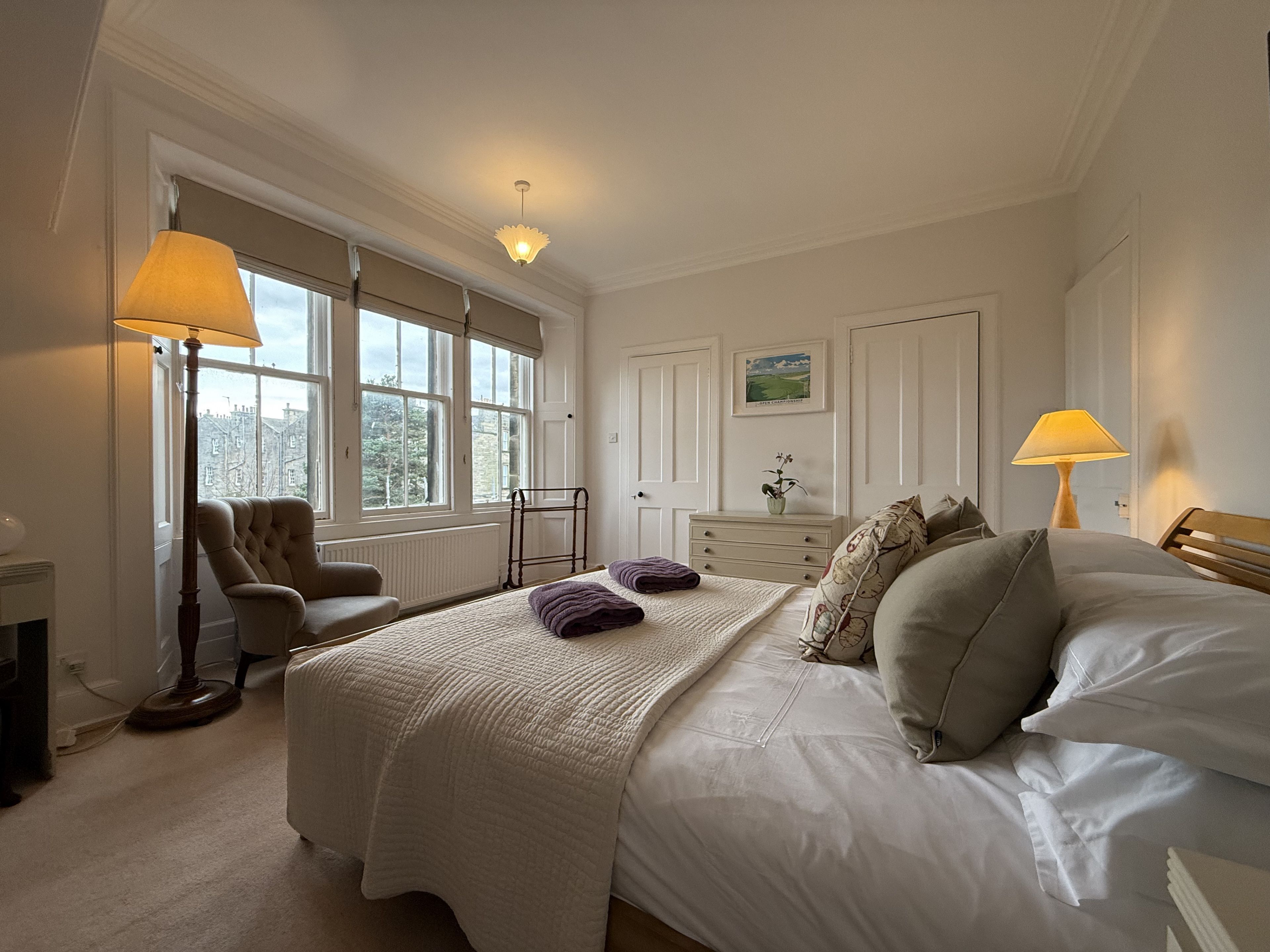 3 bedrooms, desk, iron/ironing board, free WiFi