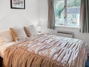 3 bedrooms, free WiFi - 3 bedroom accommodation in Falmouth (Falmouth)