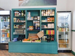 Gift shop - 3 bedroom accommodation in Falmouth (Falmouth)
